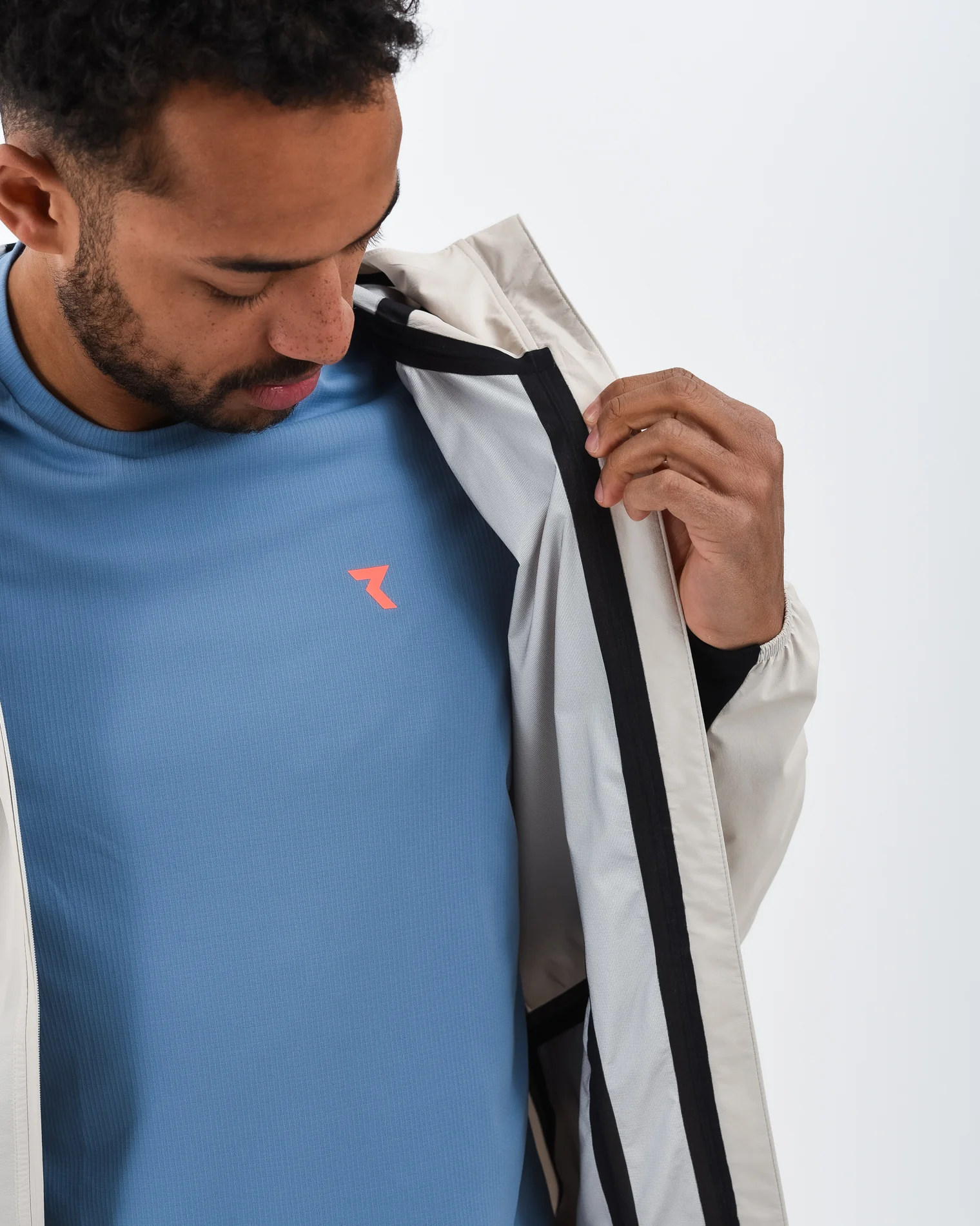 Phantom Running Rain Jacket Men - Image 23