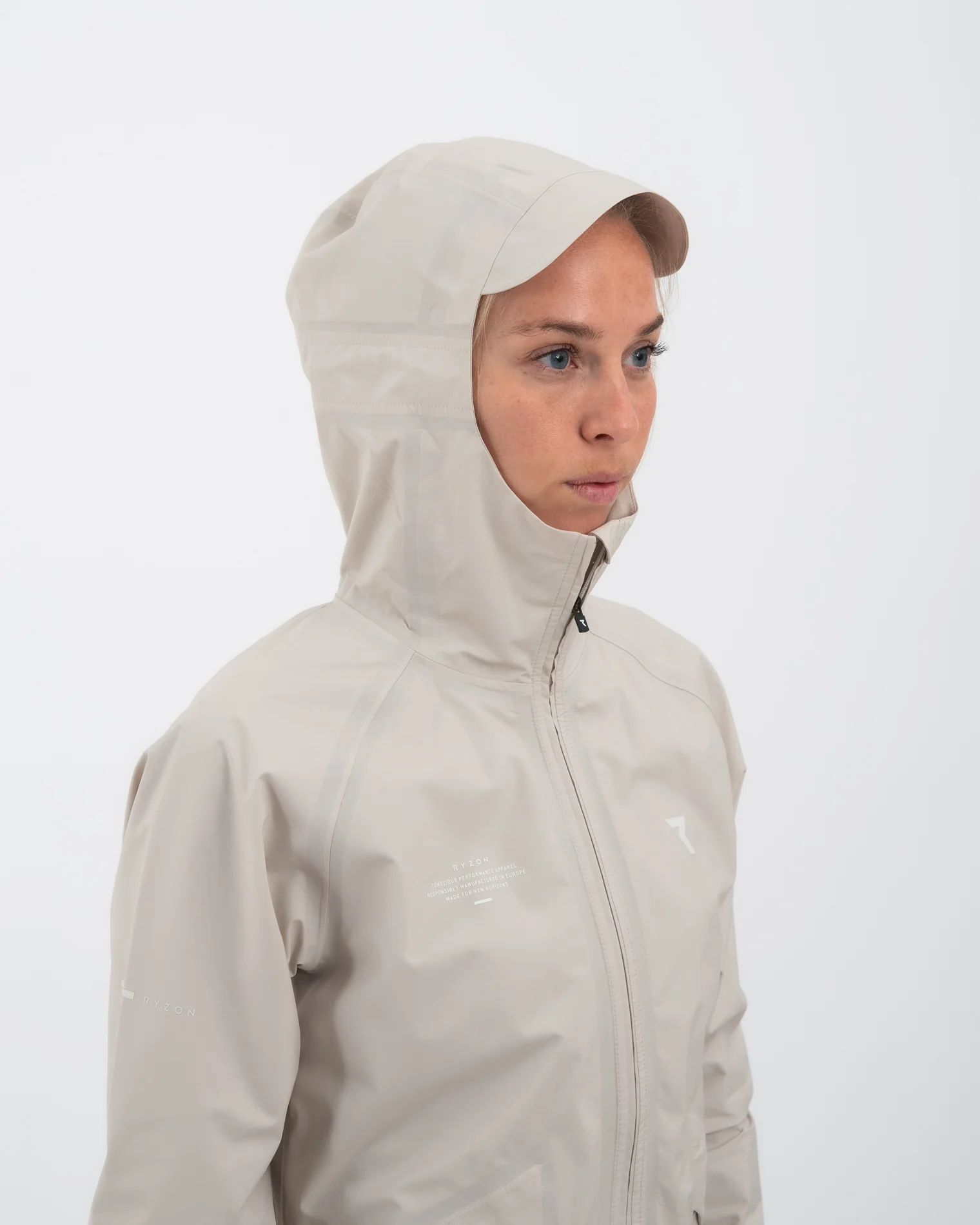 Phantom Running Rain Jacket Women - Image 39