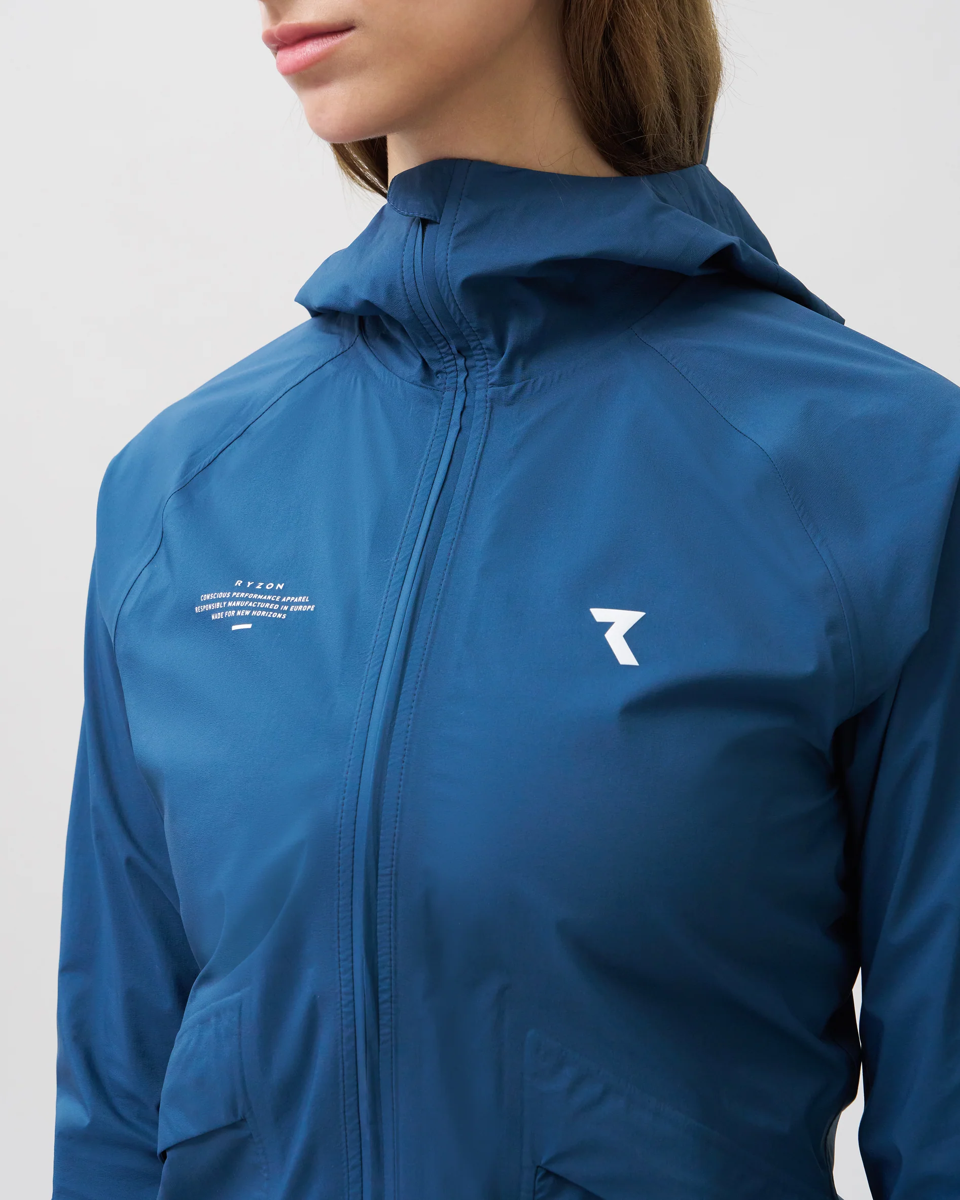 Phantom Running Rain Jacket Women - Image 5