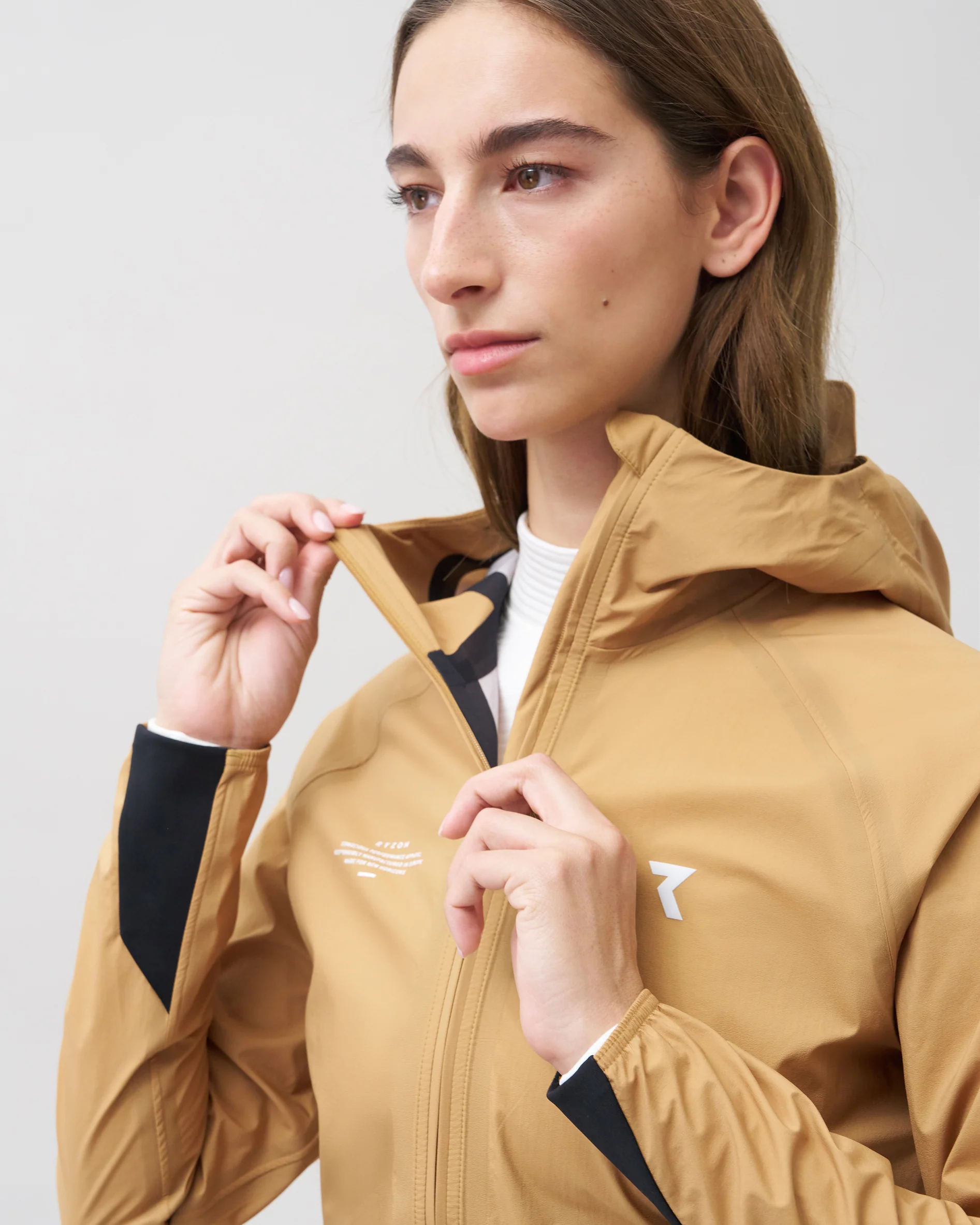 Phantom Running Rain Jacket Women - Image 65